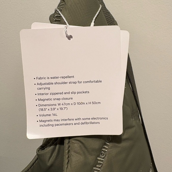 Lululemon Quilty Pleasures Shoulder Bag 14L - Bay Leaf / Gold Hardware - Picture 14 of 14